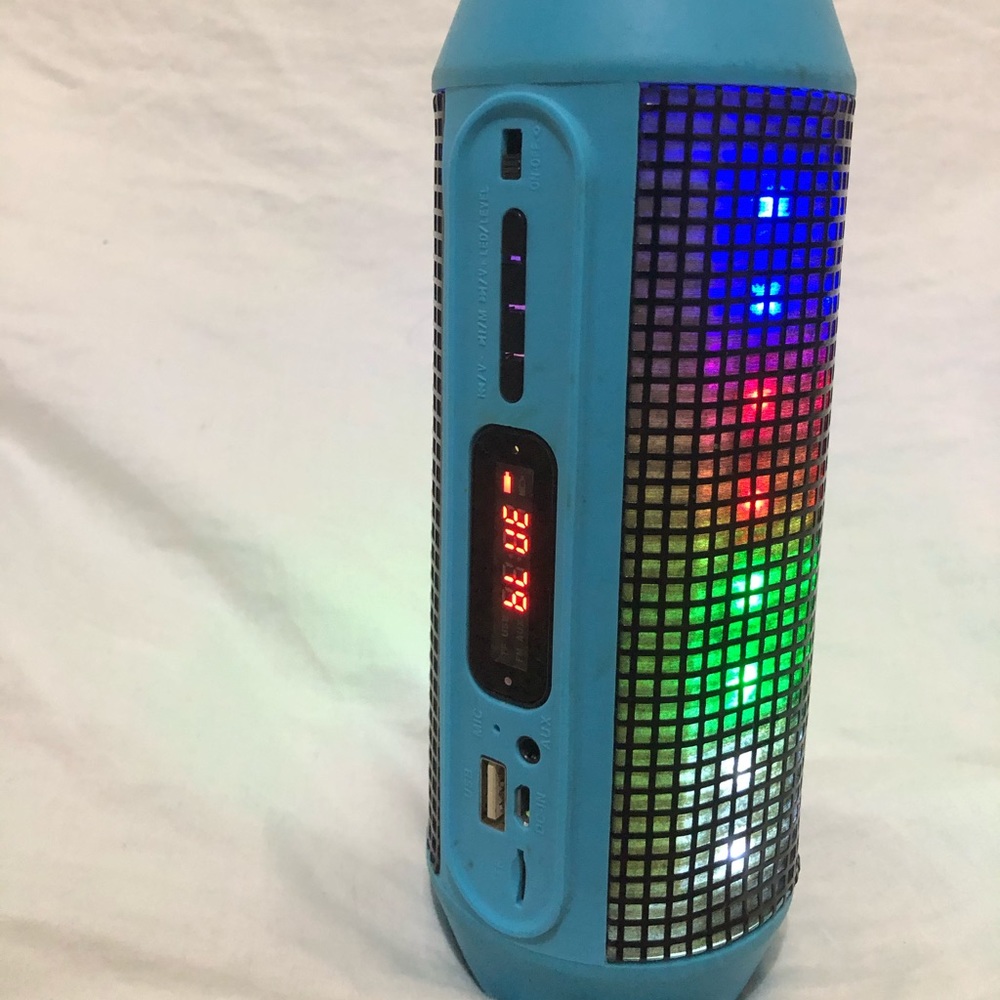 Bluetooth speaker - Picture 2 of 7